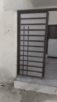 🌷 السلام عليكم ورحمة الله 🌷 
بيت للبيع بناء حديث المساحة 100م
البيت محد ساكن بي كامل من كلشي 
السقف سندويج
 
نوع الطابو (زراعي سند 25 ) 

الموقع : البصرة ،الجزيرة ، منطقة الريان ، مقابل ملعب الريان 
السعر : 35 مليون وبي مجال 
للتواصل : ***********
