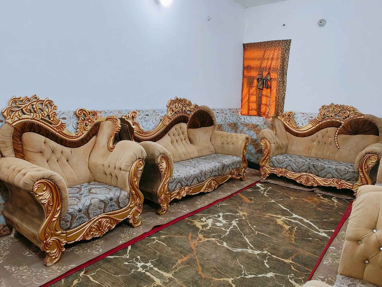 تخم ملكي10 مقاعد تسكام خشب المقاعد صاج عراقي درجه اولى حيل نضيف مابي اي ضرر السعر 375 العنوان كربلاء بدايه الأمن الداخلي *********** يوجد توصيل داخل كربلاء
