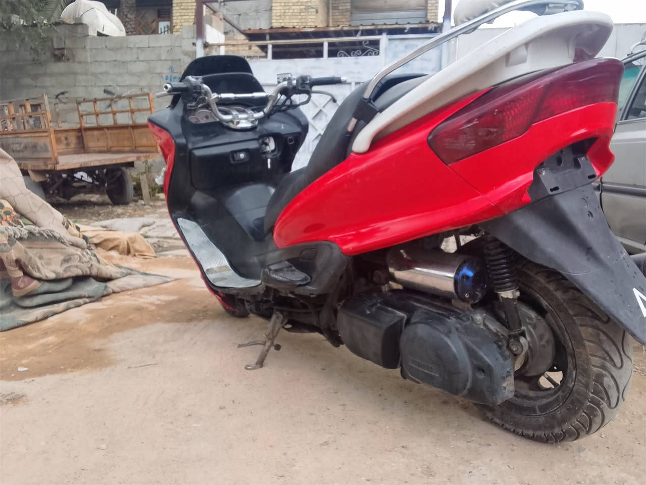 السلام عليكم دراجه ماجسته دبل رون دراجه خير من الله كهربائيات كلها شغاله بس دكمت الهورن مكسوره مكينه مكفوله من الصوت والتبخير الدراجه نكره ابكل وقت التريشه السيره موجوده واليمنه ما موجوده فقط اي نقص غير التريشه مابيه السر 400 الف مكاني بسماية ورقمي ***********
