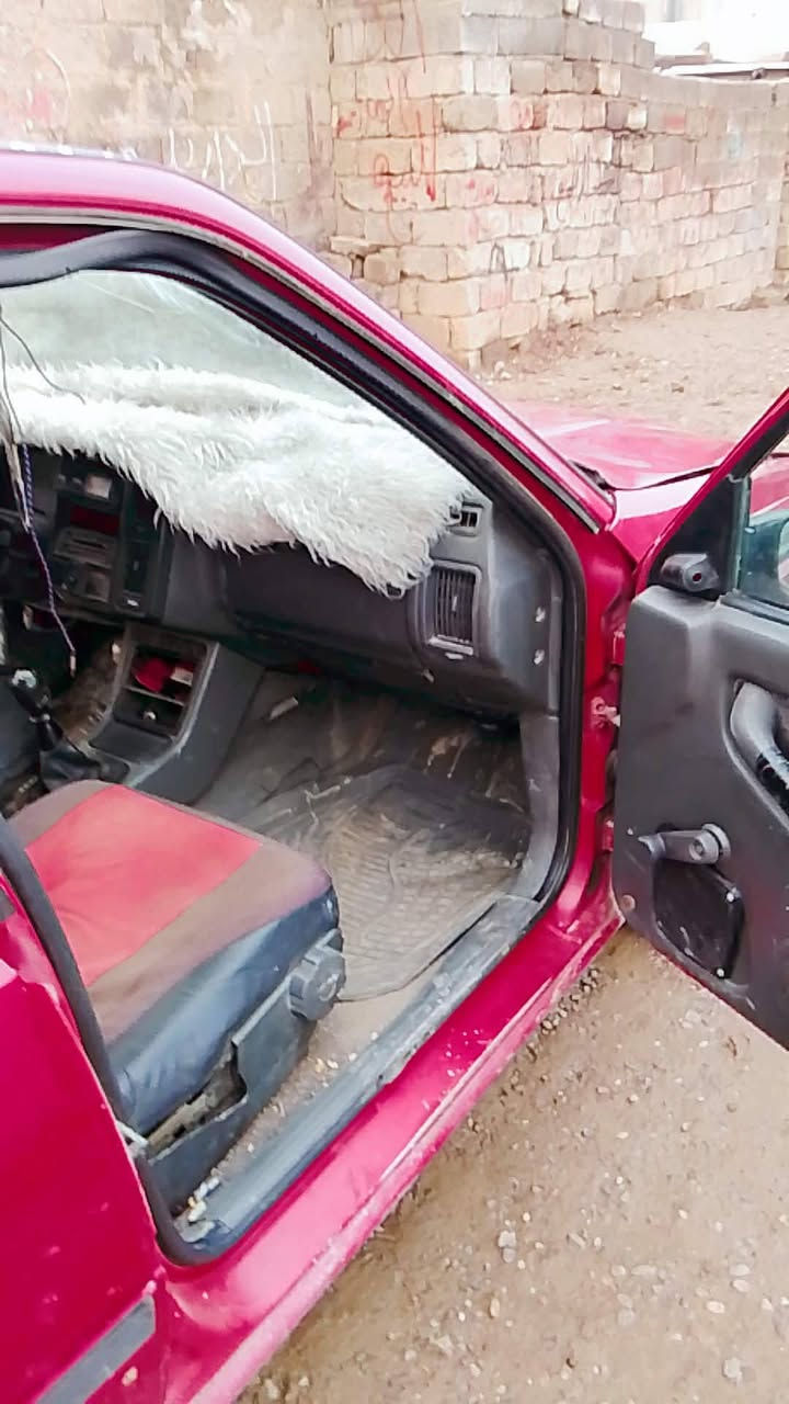 السلام عليكم سياره فالفو للبيع سنويه خضره شرط الوكالة والتحويل السعر 10 أوراق الرقم ***********
