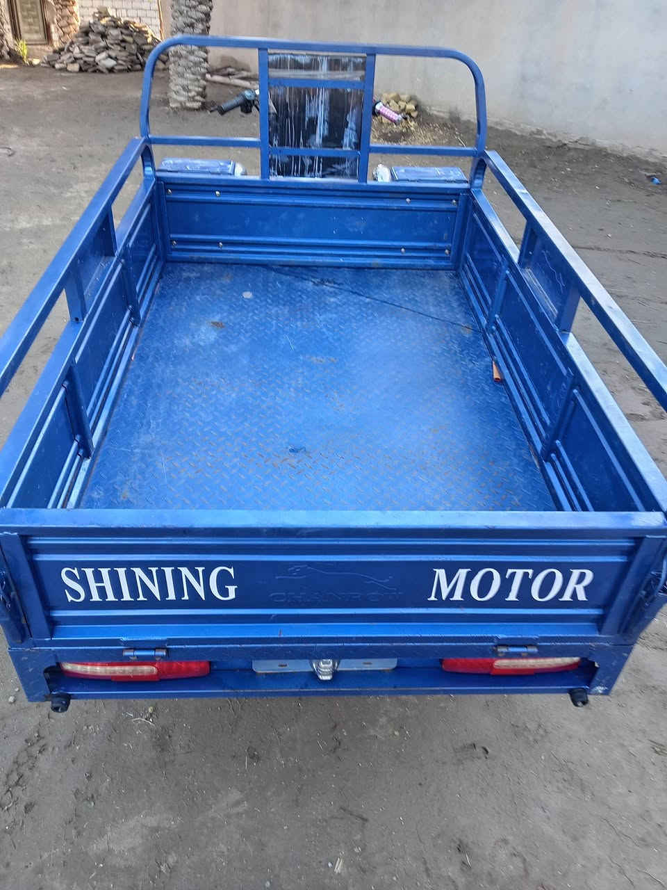 السلام عليكم ورحمة الله وبركاته مساء الخير اصولي أوراق باسمي موديل 23 الشراي يتفضل خاص او يتصل *********** تايرات ٣ جدد ستوته خير من الله ماناقصه اي شي
