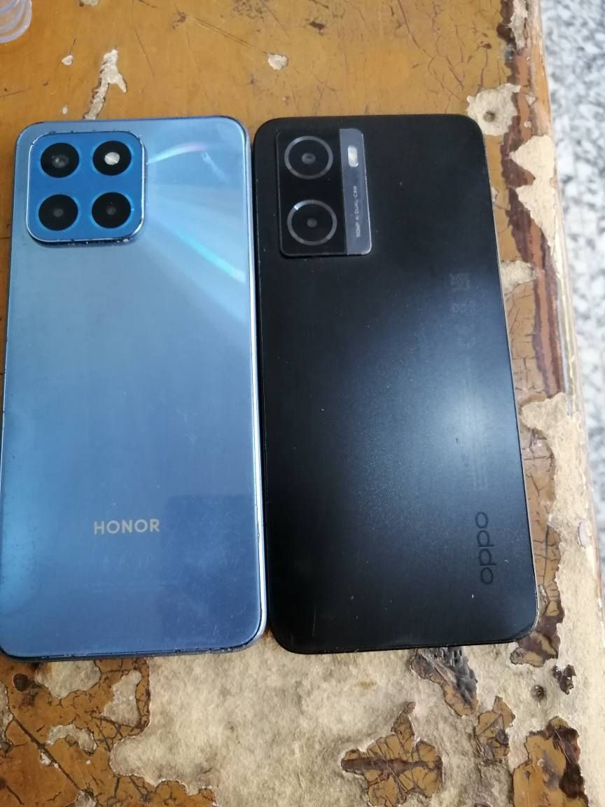 السلام عليكم جهزه البيع نضيفه ومكفول بلا ملحقات الذاكرات 128 السعر الواحد 80 الشر اي يتصل *********** الحناكية, المدينة
