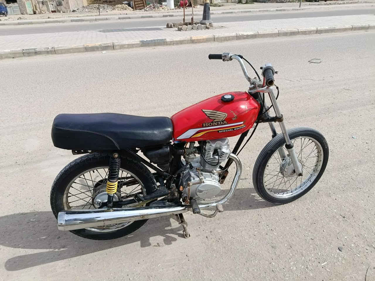 نامه صلي البيع كلك مكفول عشارين دراجة نضيفه مكلفة بل نشر سعر 400 وبي مجال قليل  العنوان ناصريه مركز مدينه ***********
