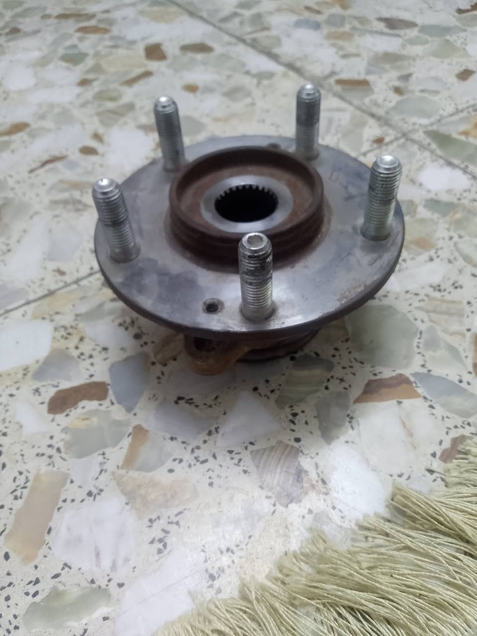 سلام عليكم صطاب اكسل بوربرين النتره حاويه مال تفصيخ على شد مكاني بغداد مدينه الصدر *********** مال موديل 18او 17
