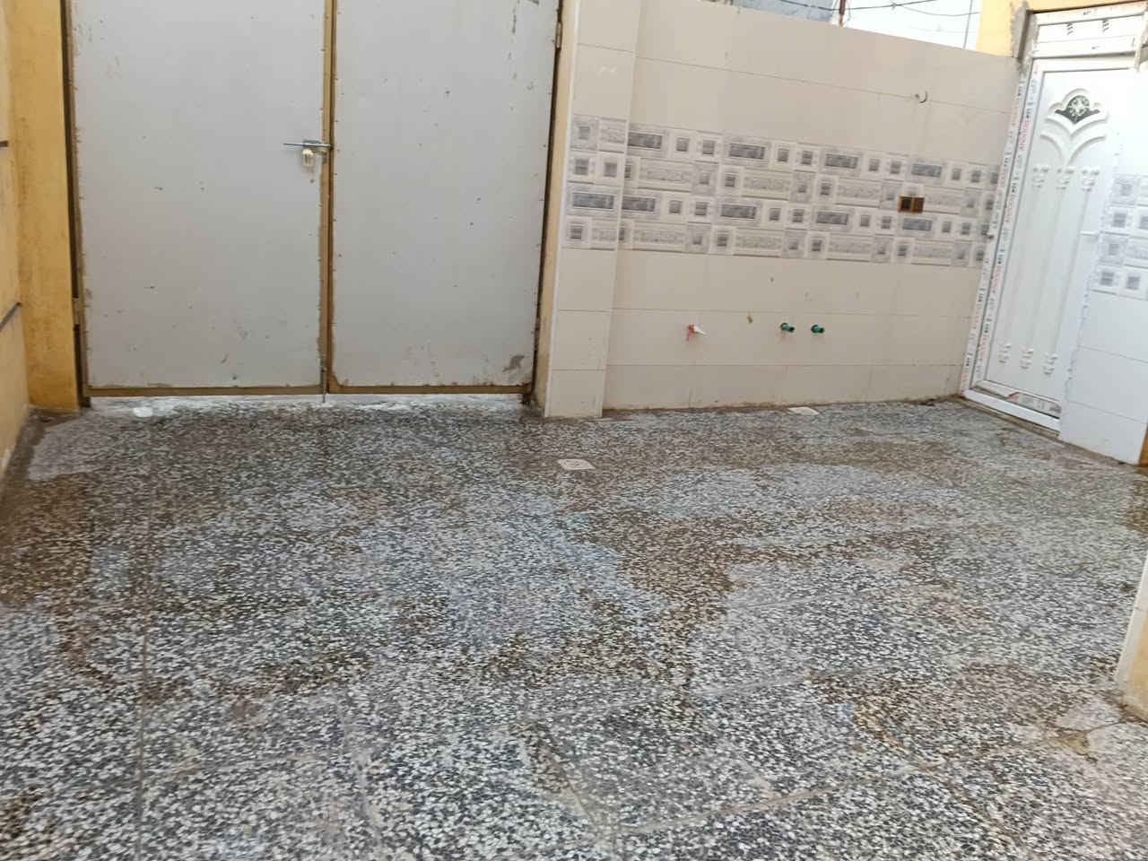 السلام عليكم دار للبيع 140  متر طابق واحد بغداد الكمالية بستان علي كمال سند 25 مربع ذهبي ***********
