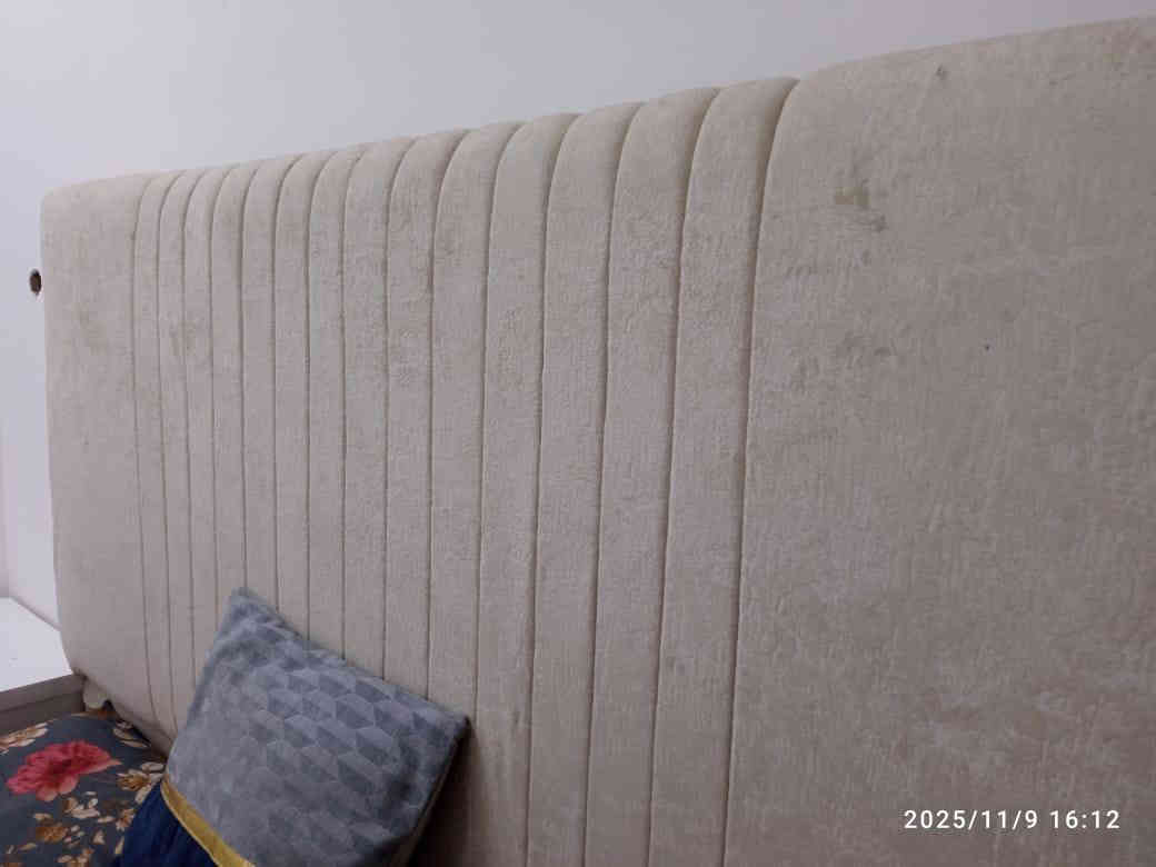 السلام عليكم. غرفه للبيع سته ابواب طابق واحد موديل تركي نجاره عراقيه تزكام  درجه اولى صبغ درجه اولى ابيض جديده نظيفه كلش استعمال 4 اشهر سعر 1800 استفسار *********** أو مراسله الصفحه
