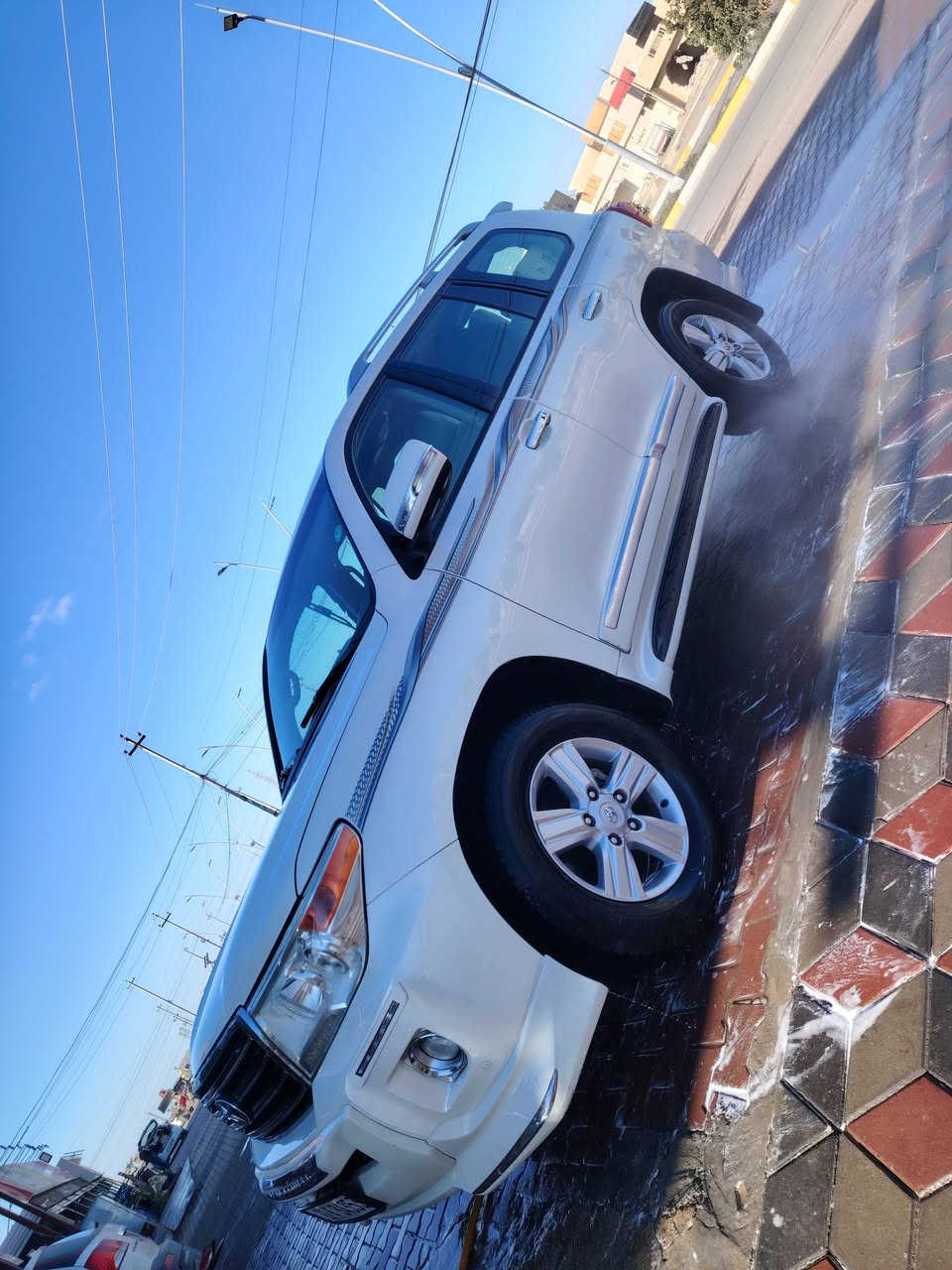 للبيع لاندكروز ٢٠١٣ خليجي GXR ماشيه ١٧٠ الف كم مكفوله من العاميه للدعايه 8 سلندر فقط حالوب وبارد خفيف بالجاملغ الخلفي رقم أربيل نظيفه جدا السعر ٣٤٠ ورقه هاتف ***********
