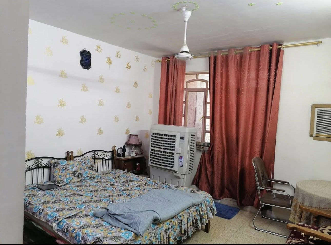🏡 دار للبيع – بغداد / الحرية الثانية:
📍 الموقع: الحرية الثانية – محلة 426

(شارع أبو فراس – أبو الفلافل)

📐 المساحة: 150 متر

🏗️ البناء: مسلح نظيف (سنة 2008)

📏 الواجهة: 10 متر – النزال 15

✨ تفاصيل الدار:

• 4 غرف نوم

• صالة كبيرة

• مطبخ

• طرمة كبيرة

• 3 صحيات

• منور

• مخزن

• سطح كامل بمساحة البيت

📞 للاستفسار: ‭٠٧٩٠ ١١٦ ٨٠٣٩‬

🔑 دار مرتب وجاهز للسكن، موقع ممتاز وخدمي
