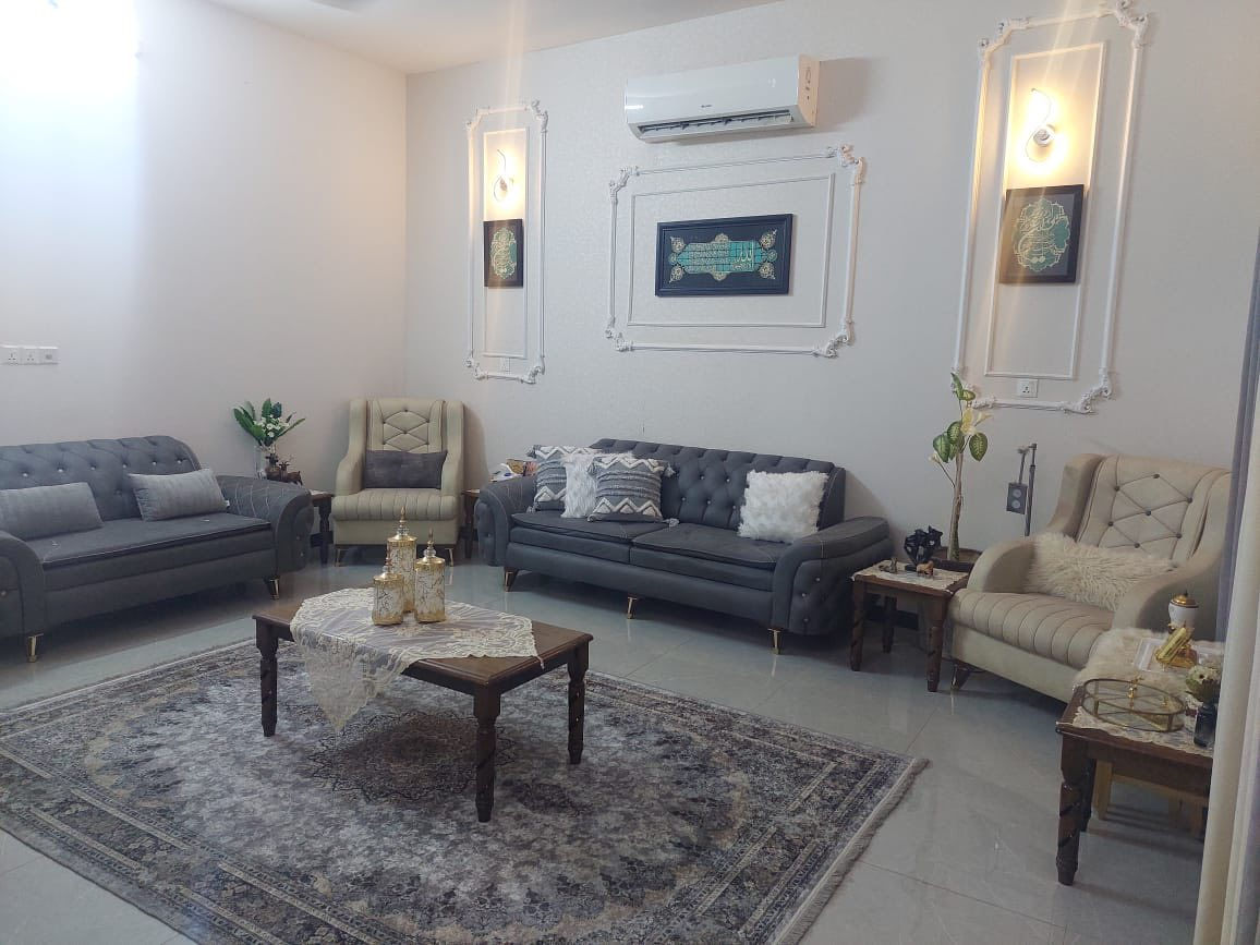 بيت بستنة طابو 25
سلام عليكم بيت للبيع 

بيه إقرار محكمة باسمي 

المساحة 300 متر 

الوجه 30 متر والنزال 10 متر 

البناء حديث طابوك جمهوري طابقين صب 

الطابق الاول استقبال وصالة كبيرة وغرفة نوم ومطبخ وثلاث حمامات 

الطابق الثاني غرفتين نوم وحمام 

العنوان الحر الصغير نهاية شارع المستوصف حي الحسن 

السعر المطلوب 215 مليون للاستفسار او الاتصال

***********

او مراسلة الصفحة
