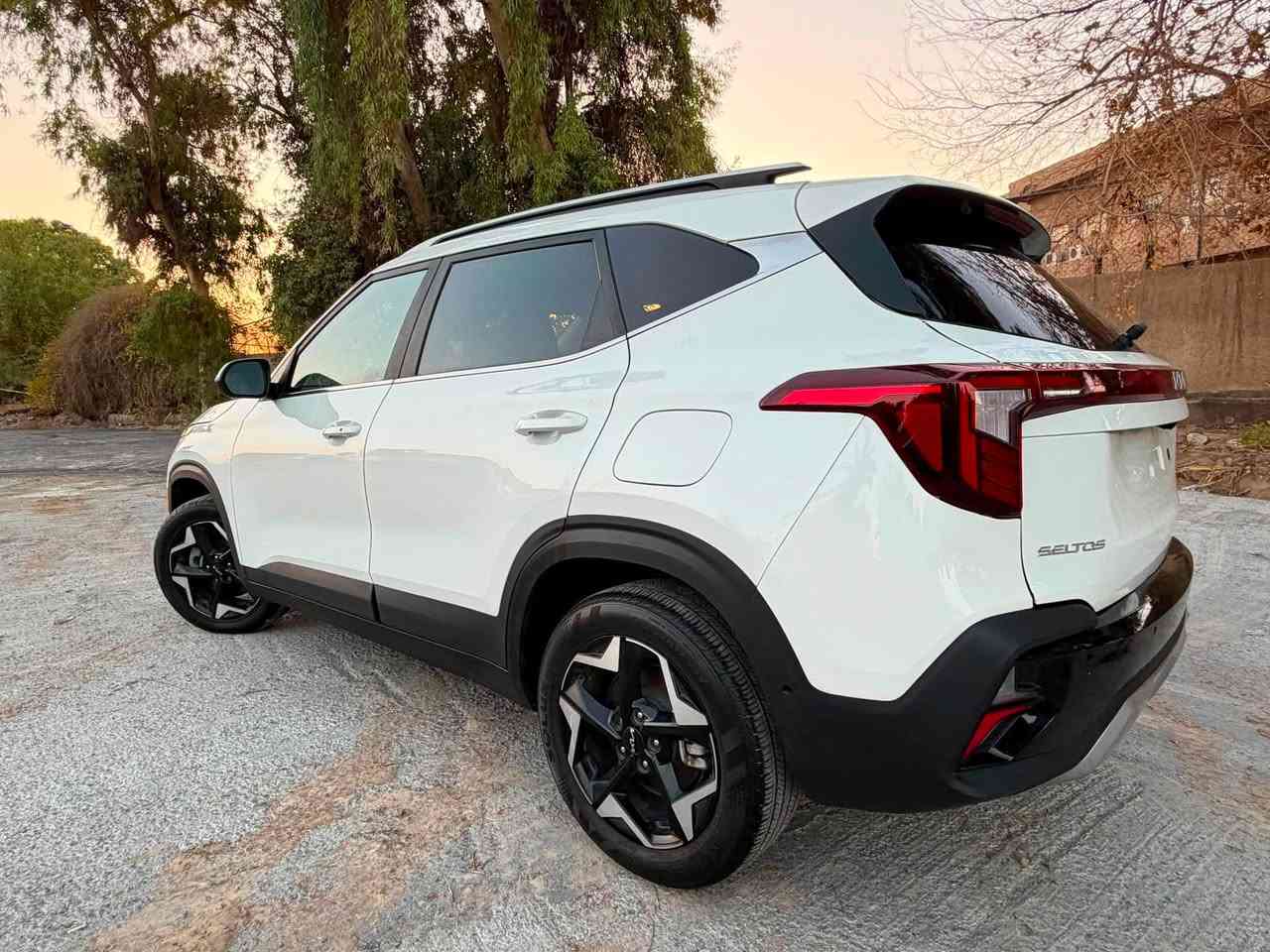 2024KIA SELTOS,
کیا سليتوزموديل 2024بدون لوحات  ما مرقم تترقم جميع محافظات عدا الشمال 
فول موصفات
حادث سياره بنيد نفسه رجع بارد وجاملغ تبدل نفس لون اصلي وقبغ جنطة تبدل اصلي 
فتحة سقف 
بصمة تشغيل بصمة بيبان تشغيل عن بعد

كشنات  جلد وكشنات حرارية

لد نهاري شاشة ديجيتال متصله مع شاشة المسجل

توقف ذاتيًا رادار محيطي

بصمه تشغيل وتشغيل عن بعد 
عدد مسافه19 الف 

محرك 2000دوش مرغوب 

ويل 18 كروم

صور حادث ع خاص 

تترقم جميع المحافظات باسمي تحويل مباشر

مكان السياره بغداد  الاعظمية شارع ضباط 
السعر. 140 ورقه بدون رقم 
رقم الهاتف ***********
