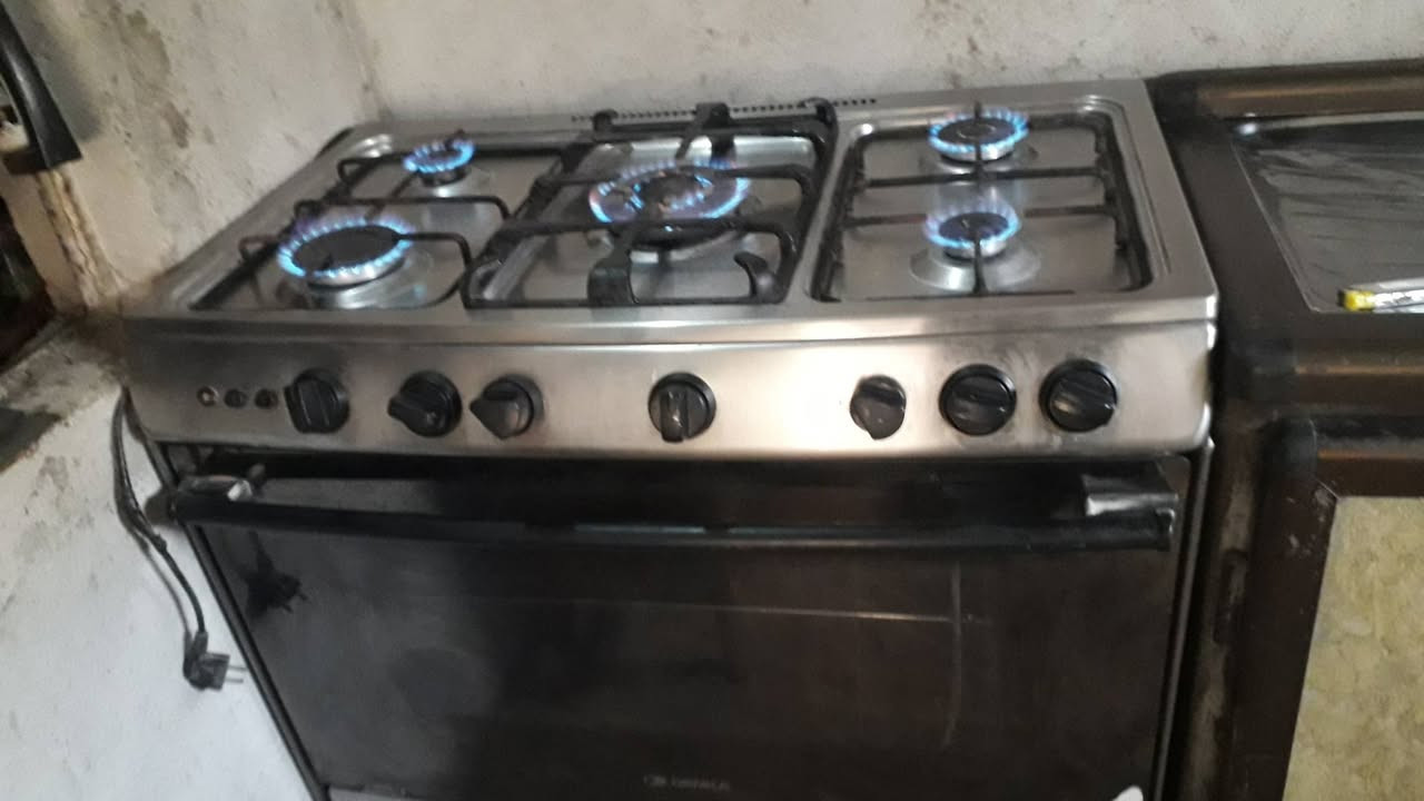 السلام عليكم يوجد طباخات للبيع والسعر مية اوخمسين او بيه مجال   ***********  الي ايحب يتواصل على هذا الرقم
