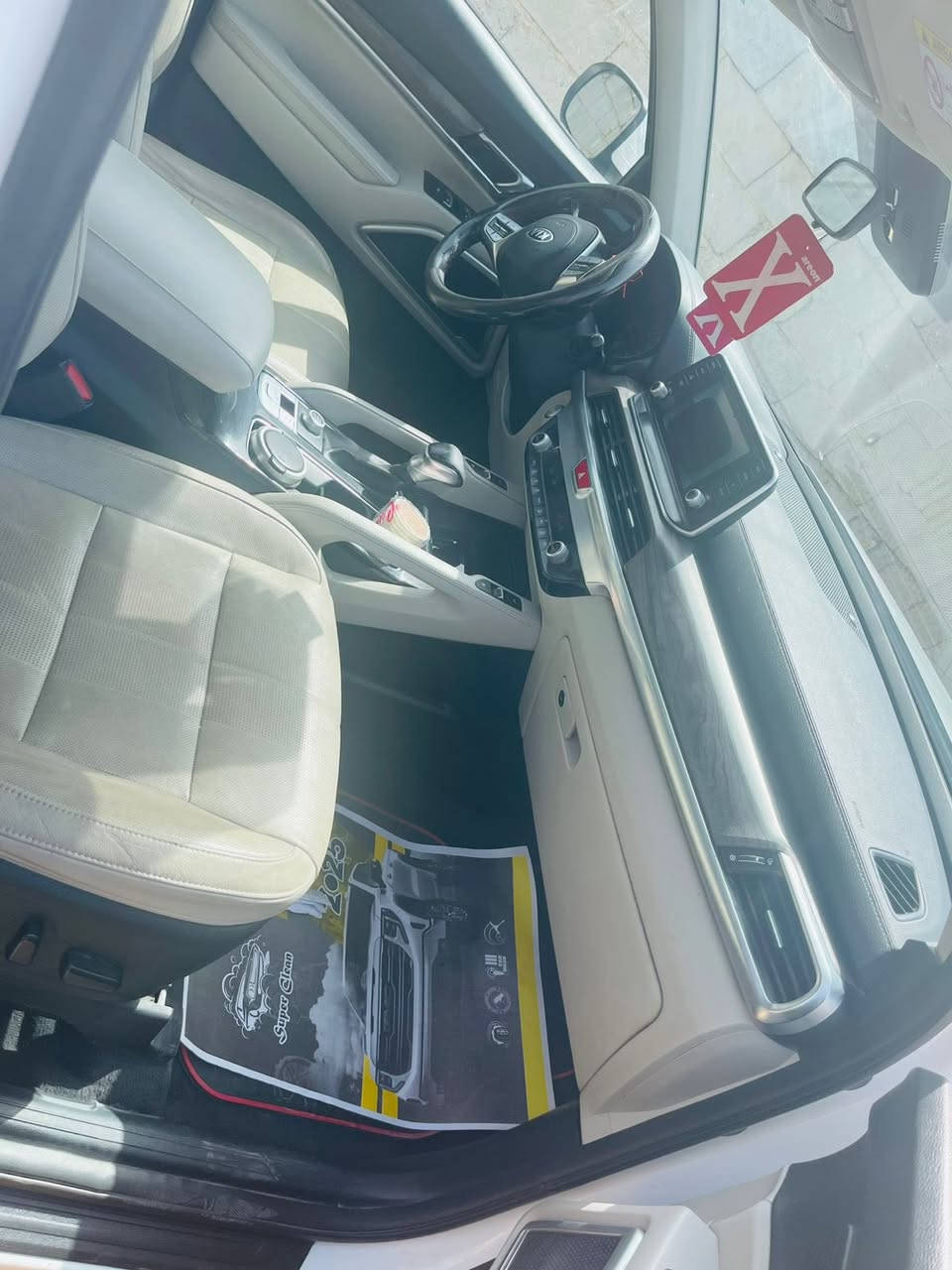 كيا تيلورايد (2020) – فئة EX🤍🔥
خليجي🇰🇼

🚗 محرك 6 سلندر
👨‍👩‍👧‍👦 7 راكب
❄️ تبريد مركزي منفصل
🔑 بصمة تشغيل
🔥❄️ كشنات تدفئة وتبريد
⚡ صندوق كهرباء
🧊 تبريد كشنات بردات جانبية
🪑 داخل أبيض جلد ترحيب ليزري
🪞 مرايات شفط حساس اصطدام أمامي وخلفي
🪟 جام أوتو رادار جانبي وأمامي
📷 شاشة كاميرا
📱 شحن لاسلكي
🌞 فتحة سقف بانوراما
🛞 ويل ملكي حجم 20 إنج
⚙️ 7 وضعيات قيادة
🚙 فور ويل رباعي الدفع
🔊 نظام صوت هارمن كاردن أفقي

🎨 بيها قطعتين صبغ
🛠️ بارد PDR باب السائق
🛠️ بارد خفيف بالجاملغ الأمامي
السعر 250 وبيه مجال بسيط 

 مكان تواجد السيارة: بابل
رقم صاحب السيارة:
***********
***********
