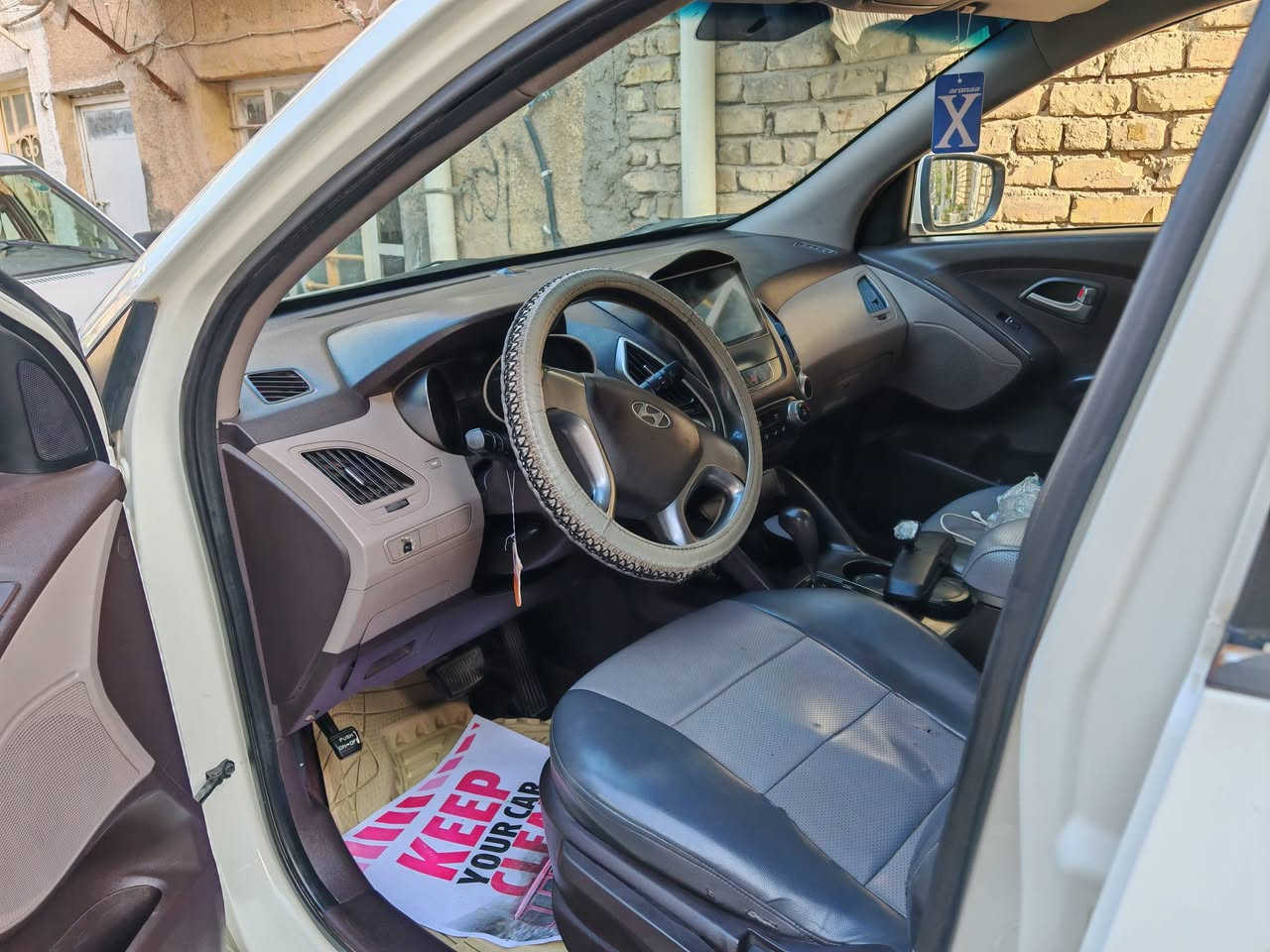 توسان ٢٠١١
#محرك_2400
#بغداد_الشعله
#السعر١٣٠
#الهاتف ***********
#تبريد_جاهز
#رقم_اربيل
#سنويه_جديده
#هزه_جديده
#السياره_بأسمي_تحويل_مباشر_بدون_وكاله
#تفاصيل_كامله_بالاتصال_متواجد_واتساب
