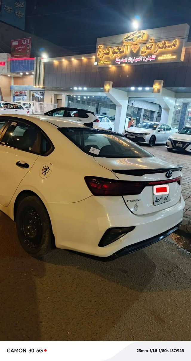 السلام عليكم كيا فورتي 2019 وارد امريكي كير AT سونار سيارة مذكور بالصور رقم الهاتف: ***********
السعر 125 وبي مجال
