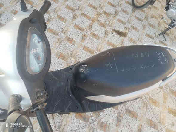 سلام عليكم دراجه كامكو للبيع صار 7 اشهر طالعه من الوكيل الدراجه نضافتها شوفت عينك شلعه تشك الكاع السعر 600وبيها مجال قليل للشراي ***********
