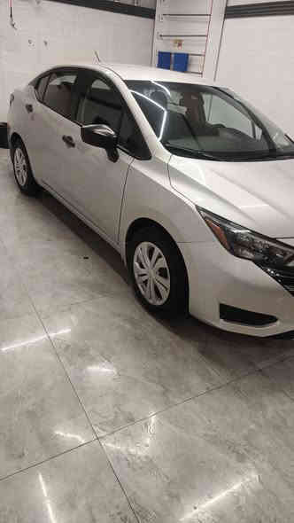 نيسان فيرسا 2025 
وارد امريكي 
ماشي 12 الف 
مواصفات s 
بدون صبغ بدون تبديل 
حادث جدا بسيط دعاميه فقط ومبدله بلادي 
السعر 12900 وبي مجال بسيط صور حادث بلمنشور 
السياره بدون رقم تترقم شمالي فقط 
العنوان اربيل شارع 100 معرض بريمي 
***********
