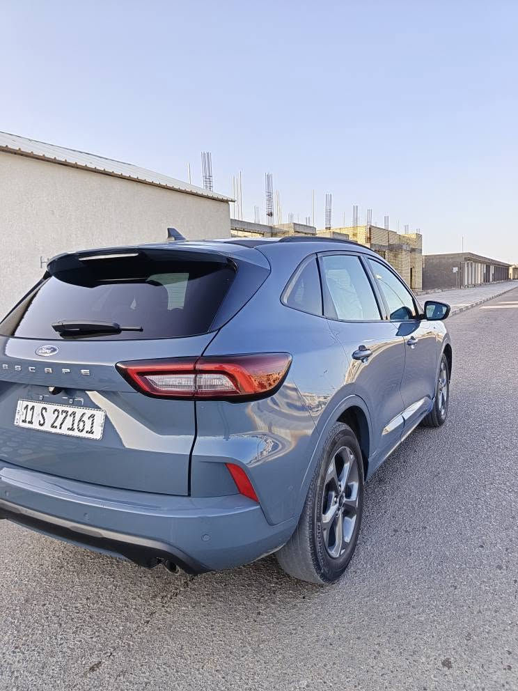 فورد سكيب 2023 فئة Stline (للبيـــع)
المكينة(3sylinder)
1.5 turbo
المواصفات
الفئة : ST Line سحب امامي
ناقل الحركة : ماوس اوتماتيك 8 نقلات
مواصفات السيارة 
- اربع وضعيات قيادة
- تبريد امامي منفصل و تبريد خلفي (مركزي)
- شاشة عداد كبيرة
- شاشة رئيسيةكبيرة 13.2 انچ
- هاند بريك بصمة
- رادار امامي 
- تحديد مسار 
- نقطة عمياء 
- حساسات خلفية 
- كاميرا 360 درجة 
- مقعد السائق كهربائي مع تدفئة للمقاعد الأمامية 
- توقف ذاتي لمنع الاصطدام امامي و خلفي 
- اضاءة خلفية امامية Full Led مع لد نهاري  
مع وجود الكثير من الميزات و المواصفات الاخرى  
ماشية 75 ميل
حادث تصليح البنيد نفسة 
  بدون تبديل اي قطع بدون ايرباك
السيارة جاهزة من كل شي 
#الـسعـــــر 135$
مكان /عمارة
للاستفسار الاتصال 
*********** عمارة, ميسان

