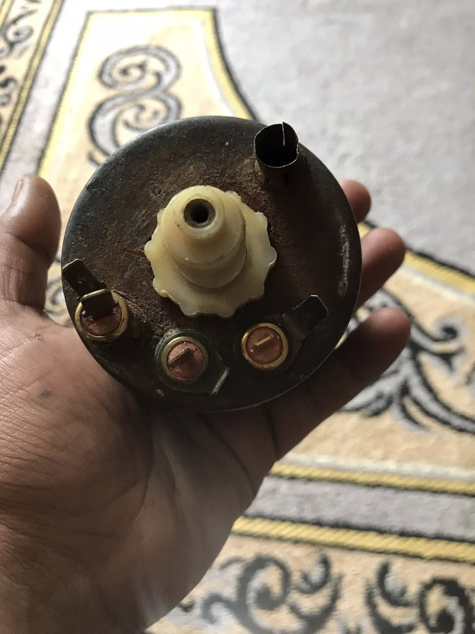 السلام عليكم اخواني
كيلومتر ورون للبيع الماني ومكاينهن جدد المانيات مشروطات عنوان ديالى المقداديه *********** تحياتي للجميع 🌹
