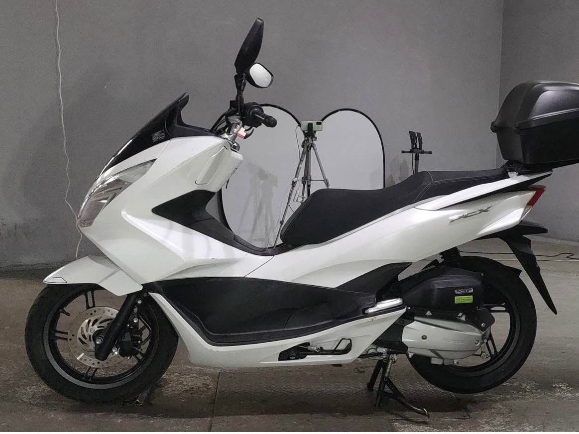 السلام عليكم دراجه  psx     دراجه جديده بمعنا الكلمه ماشيه خمستالف ودراجه قبل شهر نازله من الرمبه
حساس ستان 
حساس ازدحام 
عده مال دراجه موجوده  
ول مكاتبه قبل شهر موجوده لمن نزلنهاه
للتذكير ماشيه بس خمستالف 
كفاله عامه الدراجه
للتواصل *********** لسعر خاص او اتصل Colombo, Sri Lanka
