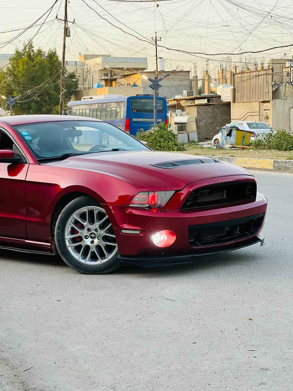 شلون شباب ❤️ 
موستنك 2013 فول برميوم 
رقم بغداد ( الانكليزي ) 
محرك V6 محرك شادة جديد وصل ضمان موجود 
سيارة كاملة من كير ومحرك وصدر وتبريد 
الاضافات : 
بجم شيلبي كامل
هدرز & دبات رموت 
سبايدر شيلبي 
بك لايت سموك 
لدات ترحيب ثلجي / اصفر 
داخل كاربون فايبر 
السيارة مصبوغة حزام جديد هل اسبوع 
السعر 110 وبيها مجال بسيط 
مكاني بغداد البنوك 
*********** بغداد, العراق
