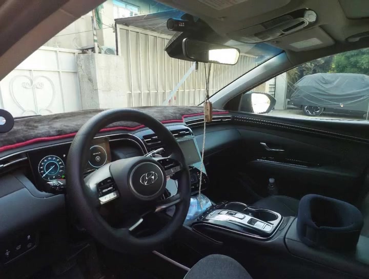 توسان وارد امريكي موديل ٢٤ ماشية ٢٦الف كم الضرر موضح بالصورة فول موصفات غنية عن التعريف مكان بغداد رقم بغداد للتواص على الرقم ***********
