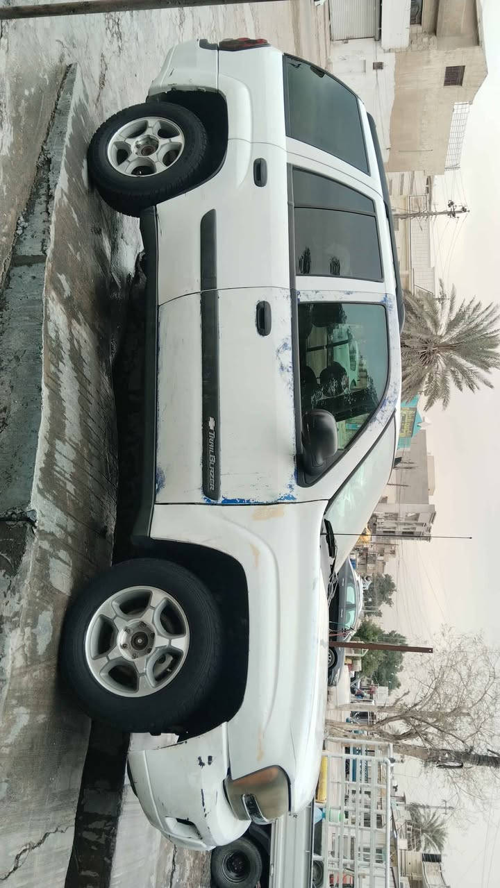 بلايزر 2008
 رقم بغداد الدولي الجديد هزه جديده

كير محرك بطه 
3 قطع صبغ بيها 
تبريد كامل شغال
صدر امامي خلفي جيد

بيها تأخيير بالتنمير من هيه بارده ومن تحمه السياره طبيعيه 

السعر $63 وبيها مجال 
المكان بغداد الكرخ تقاطع درويش
للاتصال *********** بغداد, العراق
