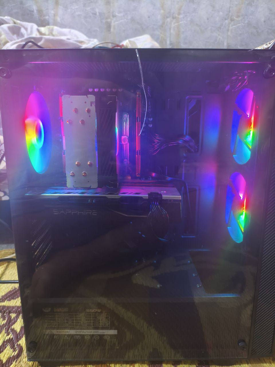 السلام عليكم
تجميعة كاملة مكملة مع هدايا للبيع
تجميعة كاملة مكملة
المعالج : intel xeon e5 2680 v4 
(بقوة i5 جيل عاشر)
رامات 16 gb ddr 4 
Ssd 256gb
Gpu rx580 
باور 500 واط برونز
شاشة 32 انتش 60 هرتز

و يجي وياها هدايا
ماوس، و كيبورد ماركة ريدراغون 
 و يدة بلي 4 جديدة
Hdmiو كيبل ال

الموقع بسماية 
الرقم ***********4
هذا كله فقط ب700 الف و بيه مجال 
ورجائاً اذا تأخرت عليك بالماسنجر راسلني واتساب
