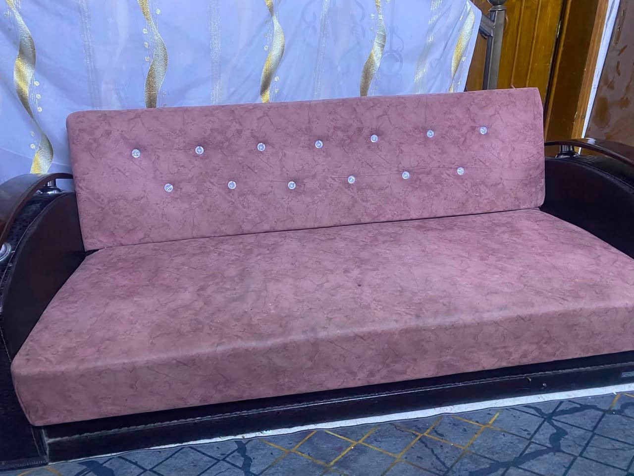 تخم ١٠ مقاعد وبي مخزن ٢٢٥


**إذا كنت صاحب هذا الإعلان وتريد حذفه لأي سبب، رجاءا أرسل رسالة إلى الدعم الفني**