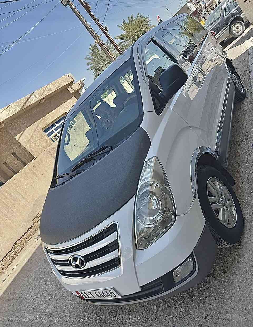 السلام عليكم 
ستاركس للبيع موديل 2016 
لشكل لجديد رقم بغداد إنكليزي بأسمي
لسياره جاهزه ما بيها اي نقص او مصفره 
بيها تبديل لباب لصدر بدون دواخل شرط 
هيئه او غرامات او ضربة او هزه جديدة 
مكاني واسط - الصويرة السعر (( 180))
للاستفسار الاتصال على الرقم 
***********
