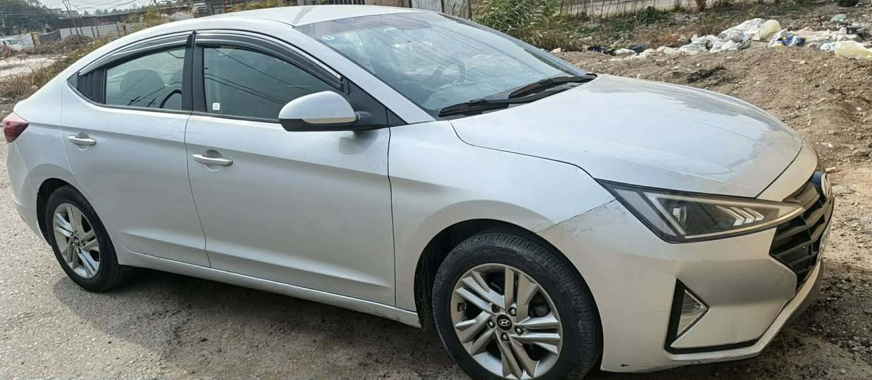 سلام عليكم
النترا 2019 - SE للبيع او مراوس
امريكي

لون سلفر
مثبت سرعه
شاشه
كامره خلفيه
حساس ويل
حساس ABS
تحكم ستيرن جهتين
تحديد مسار
٣ وضعيات قياده
محرك ٢٠٠٠
كير اي تي (at) المرغوب

شباب سياره نضيفه معايزه شي صور الحادث والسونار موجودات بصور رقمه بغداد نكليزي  (( السعر ١٣٠ وبيها مجال )) مكان السياره في كربلاء هذه رقمي  ((***********))
