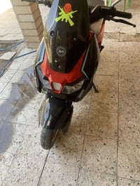 6 بطاريات ب800 وبيها مجال 07729588693