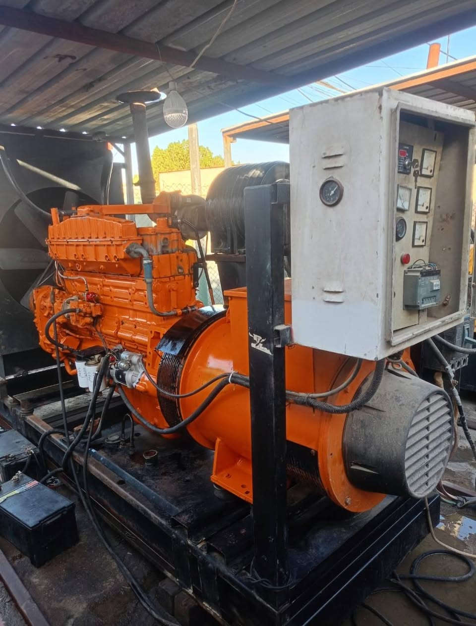 سلام عليكم كمنز 5ونص توليد 400kva كامشفت جبر اتصال ***********
***********
