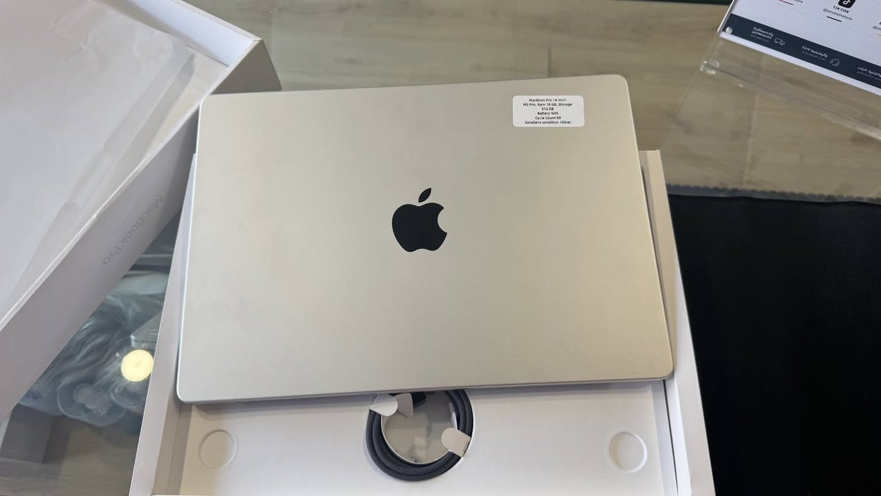 MacBook Pro M3 Pro 14inch
Storage 512GB Ram 18GB 

Battery 95 Cycle Count 69 

Excellent Condition 

Price : 2,150,000

Phone Number: ***********
