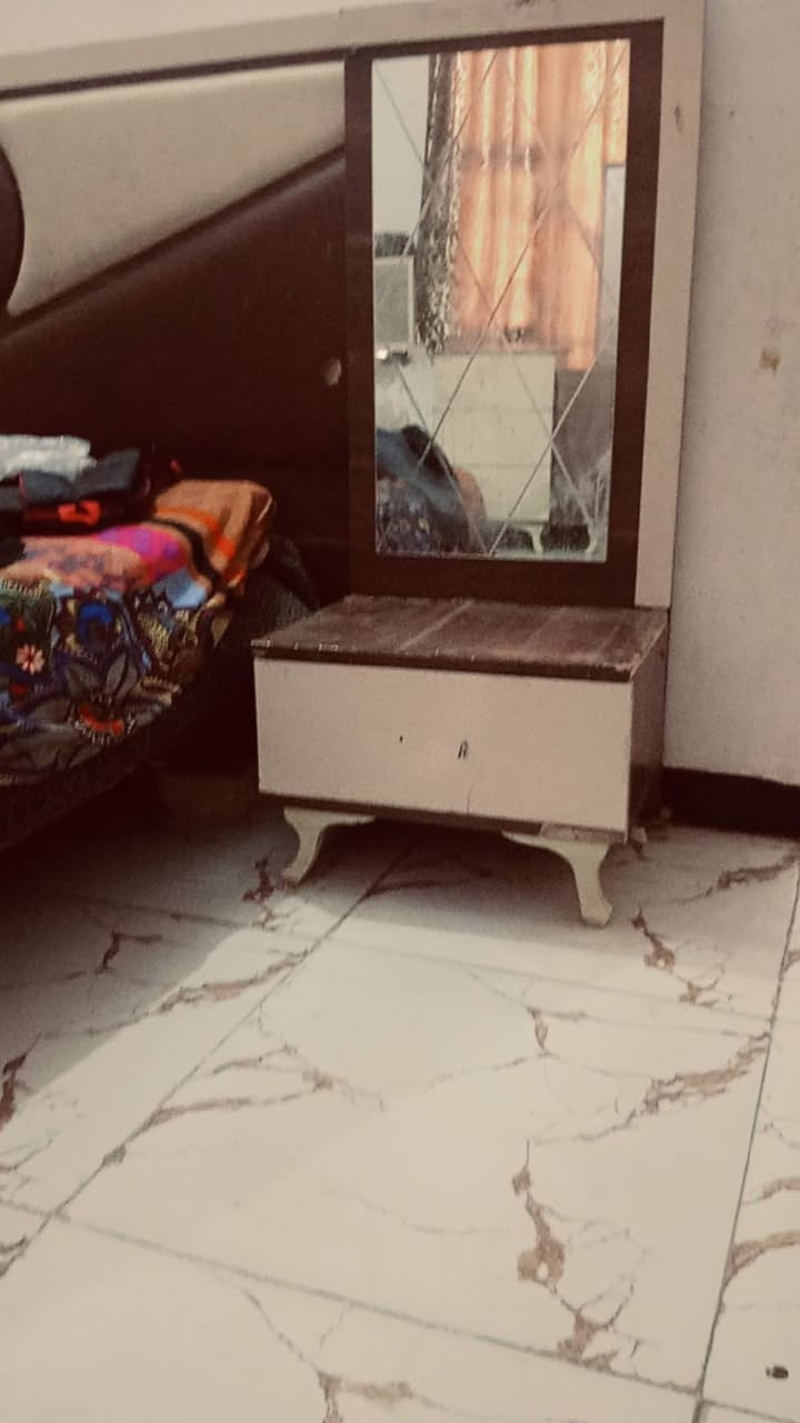 سلام عليكم غوفه للبيع وبسعر جداً مناسب 500 وبيها مجال للتواصل خاص او عبر الواتساب وهذا الرقم ***********
