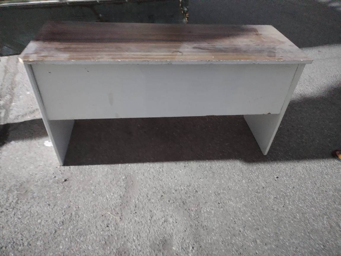 غراض مكتب للبيع للاتصال ع *********** كركوك, العراق
