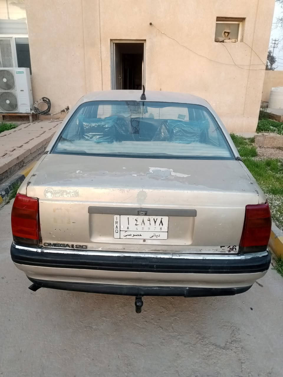 اوبل اوميكَا موديل90
محرك 20 كير عادي
رقم ديالي الماني راعيها بكركوك
شرط التحويل 
السعر 22 وبي مجال
مكاني واسط الكوت مركز مدينة 
الهاتف: ***********
