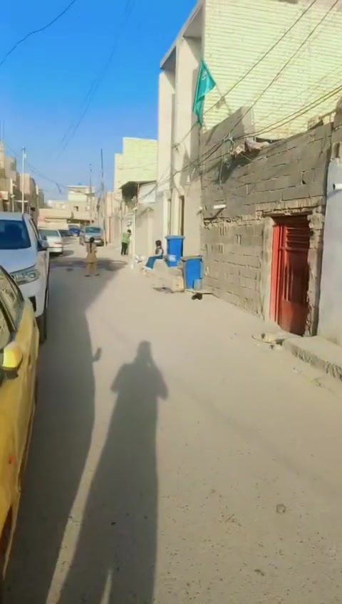 بيت للبيع المساحه ١٠٨ مترمقابيل قطاع ٣٨ بداية الدسيم خلف السيطره ثاني فرع مقابيل اسواق جدو بناء طابق واحد  عالي على الشارع بناء طابوق والسطح اشتايكر البيتونه صب كافة الخدمات متواجده قريبه على البيت الاتصال على هذا الرقم ***********
