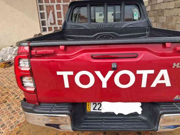 السلام عليكم هايلوكس ٢٠٢٢ رقم اربيل كفاله عامه ماشيه ١٢٠ حقيقي كير اوتو ماتيك قطعتين تبريد لبنيد جكات مثبت سرعه  كامره محيطيه لايت زنون كشف ضباب بصمة باب بصمة تشغيل سنويه جديده السعر ٣١٠ وبيه مجال المكان واسط العزيزيه للإستفسار الإتصال ***********
