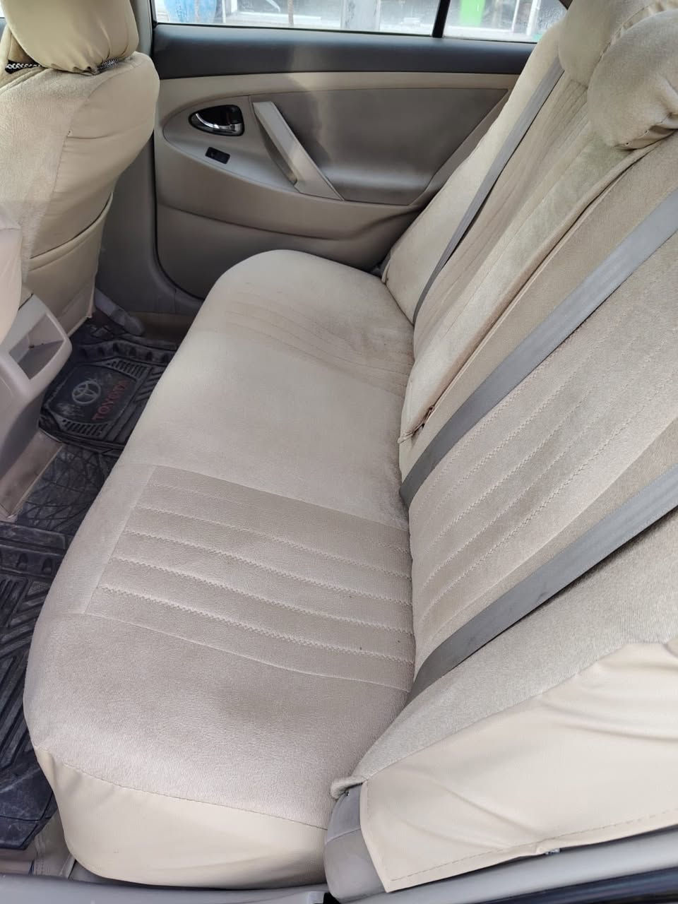 السلام عليكم 
كامري 2009  
بيع مستعجل ❗️❗️ 
حادث بابين وشويه من الدوسه بدون معجون مبدل بابين ومصبوغات وصبغ جاملغات الامامي ولخلفي صفحه الركب جماليه سياره ع وضح الشركه 
ماشيه 82km حقيقي 
سياره مخزنه 🛑🛑 
شرط ليبلات الوكاله بيها  
حاطلها شاشه 
ودوشمه جديده 
تحويل ثاني يوم 
رقمي :
