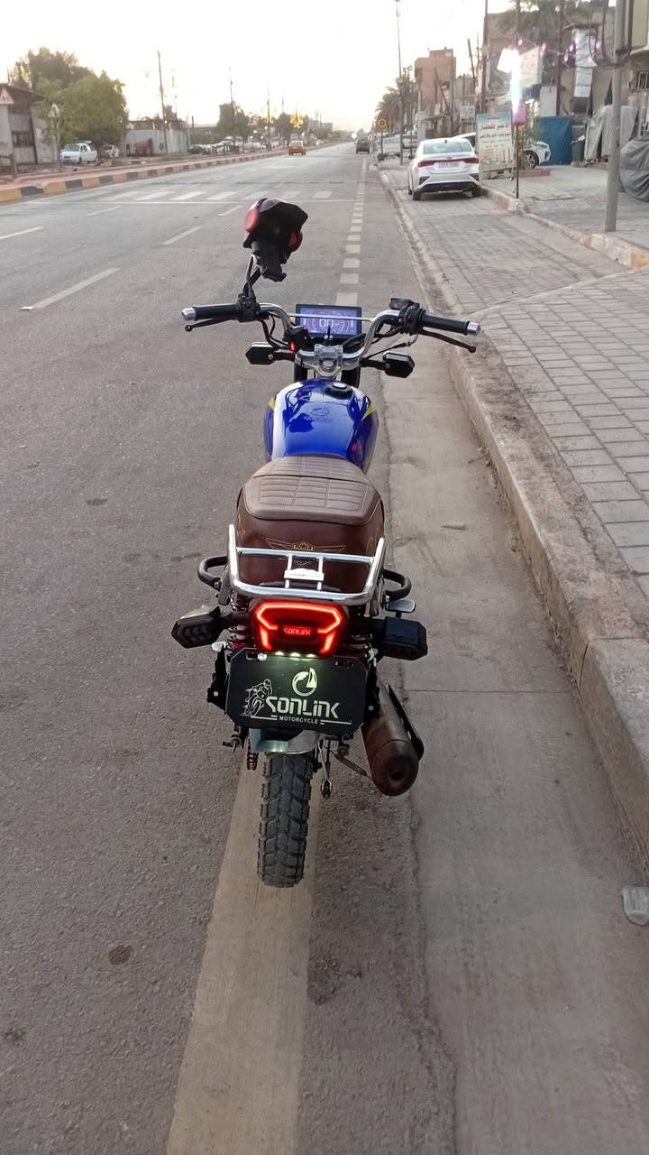 موديل 2025 نضيفه موضح بل صوره
تانكي مبدل الا بلادي مالته مزروف 
بيه ملاحضات بصيطه الدراجه مكينه 200 مكفوله 
سويجات ثنين وبصمات ثنين 
السعر 750 وبيه مجال 
بغداد الشعب
***********
