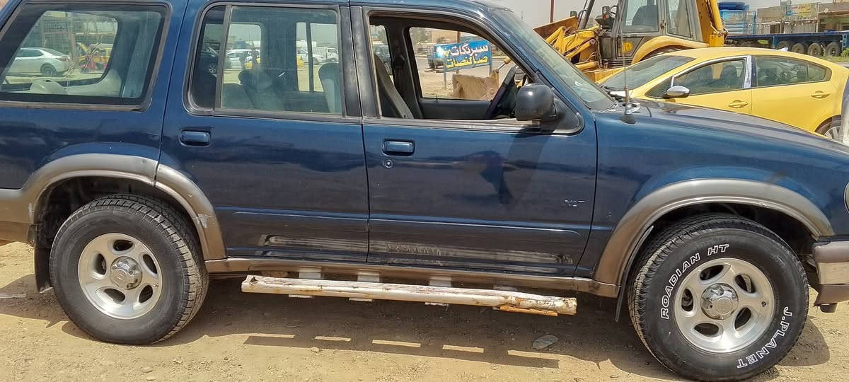 سلام عليكم سيارة فورت للبيع موديل 2000 كشر بلادي تايرات جدد مكينه وكير كايمات رقم نجف مكاني البصره السعر 25وبيهه مجال رقم الهاتف *********** بسمي تحويل ثاني يوم
