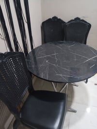 ميز مرمري • ام دي اف • ٣ كراسي