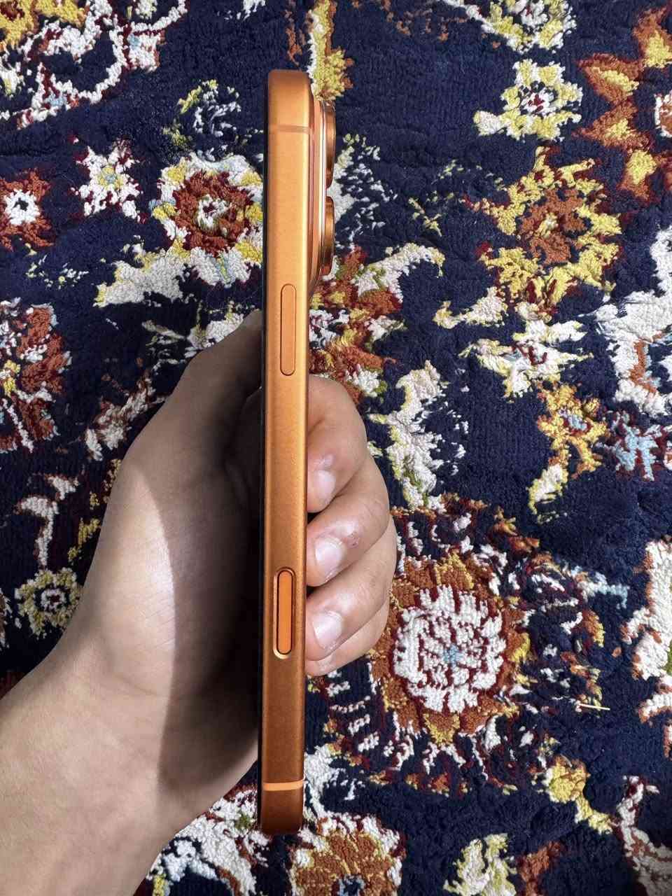 سلام عليكم ايفون 17 برو ماكس ذاكرة 256 شرق اوسط يستقبل شريحة الجهاز نضيف قبل اسبوع اشتريته من الوكيل المعتمد بطاريته 100 عدد الدورات 6 فقط السعر مليونين و بي مجال كلش بسيط مكاني بغداد الدورة للتواصل على هذا الرقم فقط ***********
