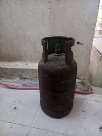 صوبة صالون • قنينة غاز • مروحة سقفية