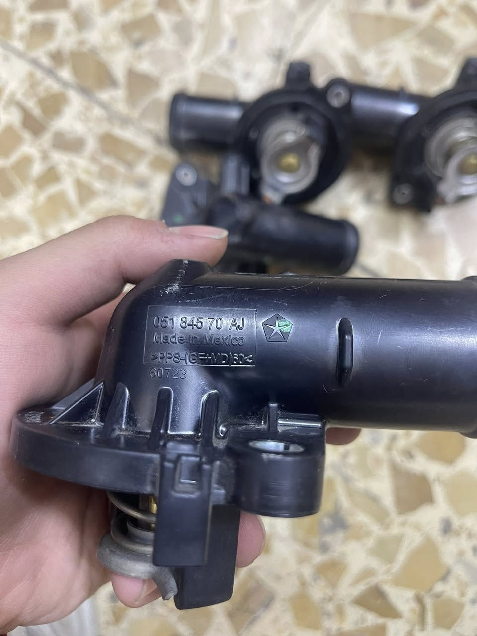 محل البركه
العنوان ( اربيل الصناعه الشماليه فرّع الإطفائيّة )
عندي توصيل لكل المحافظات 
سلام عليكم اخوتي الغالين عيوني باقي عندي اخر اربع ولفات حماوه اصليه شركه وكاله موبر مو تجاري ولا كوبي و بشرط اصلي شركه وكاله 
يركب ( كرفان - باسفيكه - C200 - جورني ) ( للمحرك 6 سلندر )
مسوي عليه عرض لخد ما تخلص الكميه 
الارقام الخاص بالبيج 
( *********** - *********** - ***********)
