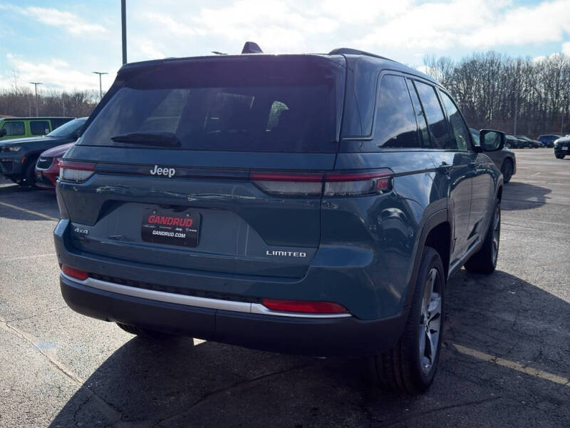 🚙 للبيع | جيب جراند شيروكي 2026 Limited (دفع رباعي 4X4 – جديدة) 🇺🇸🔥
📦 مدة الوصول إلى أم قصر: 45 يوم — المركبة حالياً داخل أمريكا
💵 السعر: 36,000$ — 360 ورقة 💰 (شامل النقل والكمرك والتخليص الكمركي)
🎖️ سعر حملة ذوي الشهداء:31,000$ — 310 ورقة (شامل النقل والتخليص الكمركي)
📄 الحالة: جديدة بالكامل — كلين كارفكس بدون حوادث أو أضرار ✅
🔍 تفاصيل المركبة:
• الفئة: Limited
• الحالة: جديدة
• العداد: 15 مايل فقط 🔥
• المحرك: 2.0L 4 سلندر
• ناقل الحركة: أوتوماتيك 8 سرعات
• نظام الدفع: رباعي 4X4
• اللون الخارجي: Steel Blue 💙
• اللون الداخلي: Global Black (Capri Leatherette)
✨ أهم المواصفات والتجهيزات:
🔹 الراحة والتجهيزات:
• مقاعد جلد Capri
• باب خلفي كهربائي
• تشغيل عن بُعد (ريموت)
• دخول ذكي + تشغيل زر
• مثبت سرعة عادي + متكيف مع Stop & Go
• تحكم من المقود
🔹 التكنولوجيا والترفيه:
• نظام ملاحة
• Apple CarPlay®
• Android Auto®
• Bluetooth®
• CD
• On-Star
🔹 حزمة السحب (Trailer Tow Package):
• Class IV Receiver Hitch
• 7 & 4-Pin Wiring Harness
• نظام Trailer Hitch Zoom
• سبير تاير قياس كامل
• Rear Load Levelling Suspension
🔹 أنظمة القيادة:
• Adaptive Cruise Control w/ Stop & Go
• Smart Key Hands-Free Access
⭐ جراند شيروكي 2026 Limited
موديل حديث جداً 🔥 • دفع رباعي • باكج سحب متكامل • جاهزة للشحن
📲 للحجز والاستفسار:
👉 https://wa.me/19142407963


**إذا كنت صاحب هذا الإعلان وتريد حذفه لأي سبب، رجاءا أرسل رسالة إلى الدعم الفني**