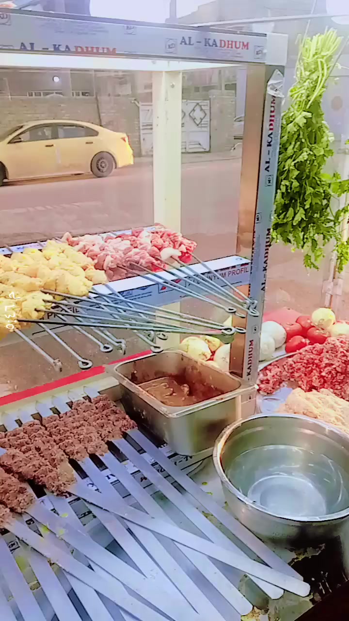 سلام عليكم يتوفر شوايه كباب وجان خانه للبيع الاستفسار عل خاص
ويتوفر مثرا مه لحم حجم 18عددثنين 
الاتصال ***********ويتوفر واتساب 
عنوانه بغداد كفات السيديه

