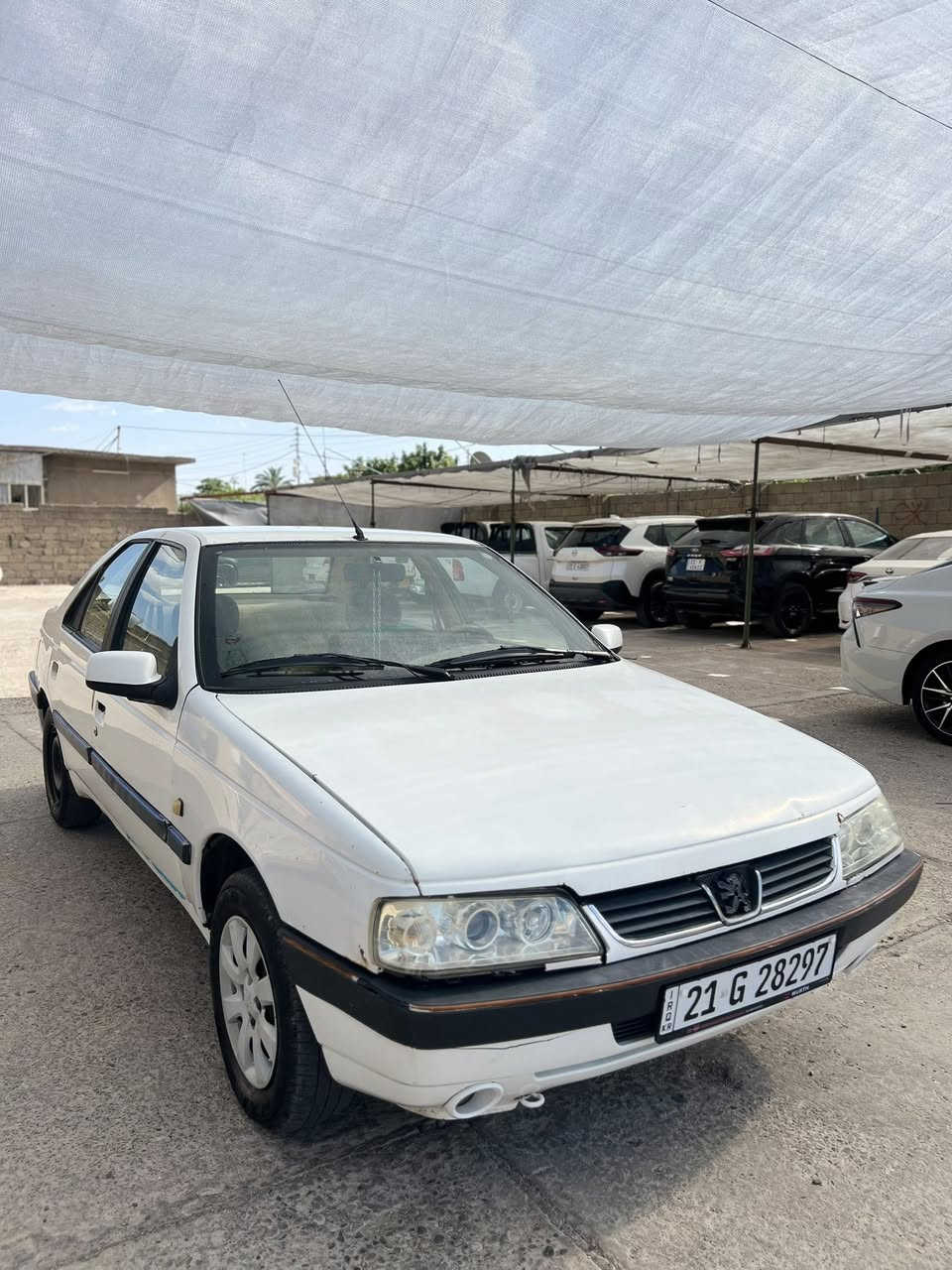 بيجۆ 405 GLX
مۆدێل 2013
گراین شەفت 
رەقەم سلێمانی 
سەنەوی تا 2029 تازەیە
ناوو زەرد 
تەبرید
دوو جام کارربا
مەکینە ١.٥ 
گێڕ عادی
گێڕ و مەکینە تەبرید و کارربای بە شەرت 
سەیارەکە بێ مەسرەفە 
بە شەرتی تحویل غرامە
سعریشی ٣٩گەڵا و تۆزێک مەجال
سەیارەکە لە دەر بەندیخانە
ژم***********
