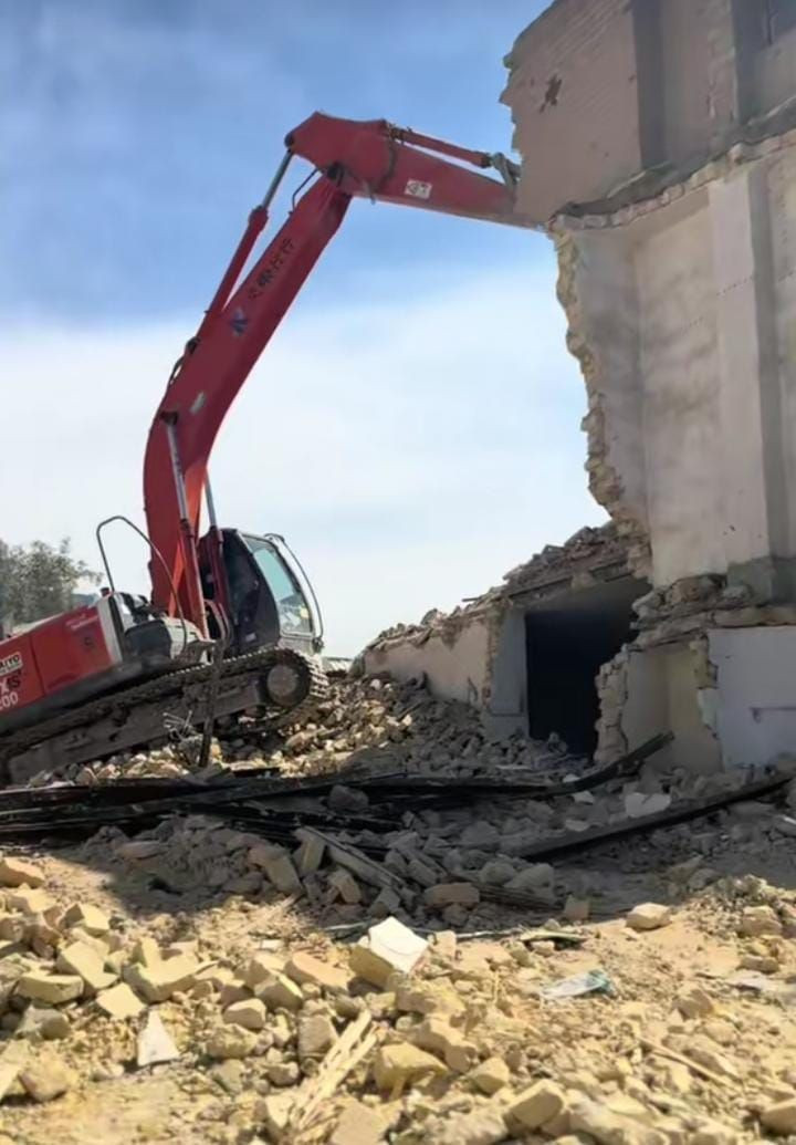 لتفليش الدور القديمه والمحلات ورفع الانقاض بمواده مااخذ فلوس باحدث الاليات تعديل ارضيه تحت إشراف مهندس في جميع أنحاء ديالى الحرة للاستفسار الاتصال او مراسله ماسنجر واتساب***********
