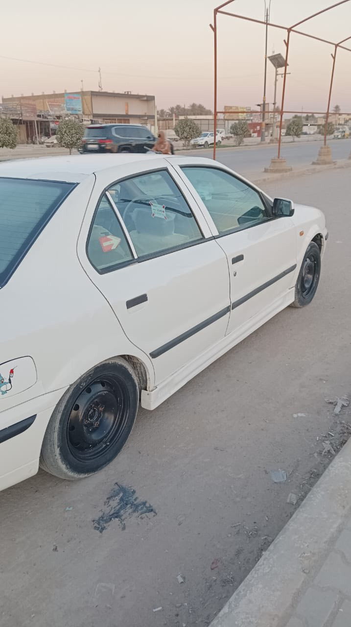 السلام عليكم سمند للبيع موديل 2011 بيه جاملغ مبدل والباقي كفاله سياره جديده مكينه كير حداديه كهربائيات كله جديد تبريد شرط التحويل رقم بغداد مالك السياره حله السعر 42 و بيه مجال بسيط الرقم ***********
